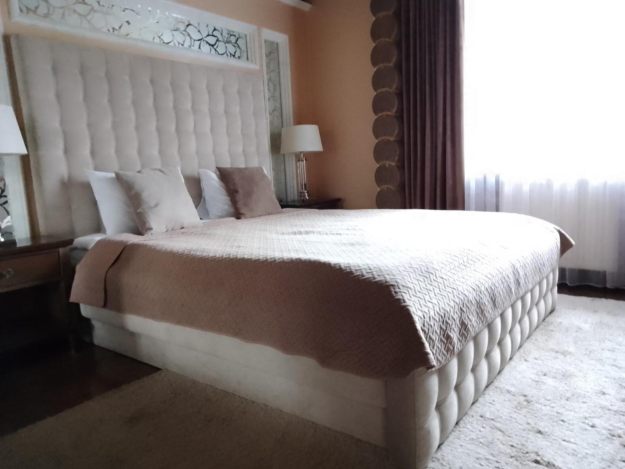 Hotel Golden Lion & Spa Tynnoye Esterno foto