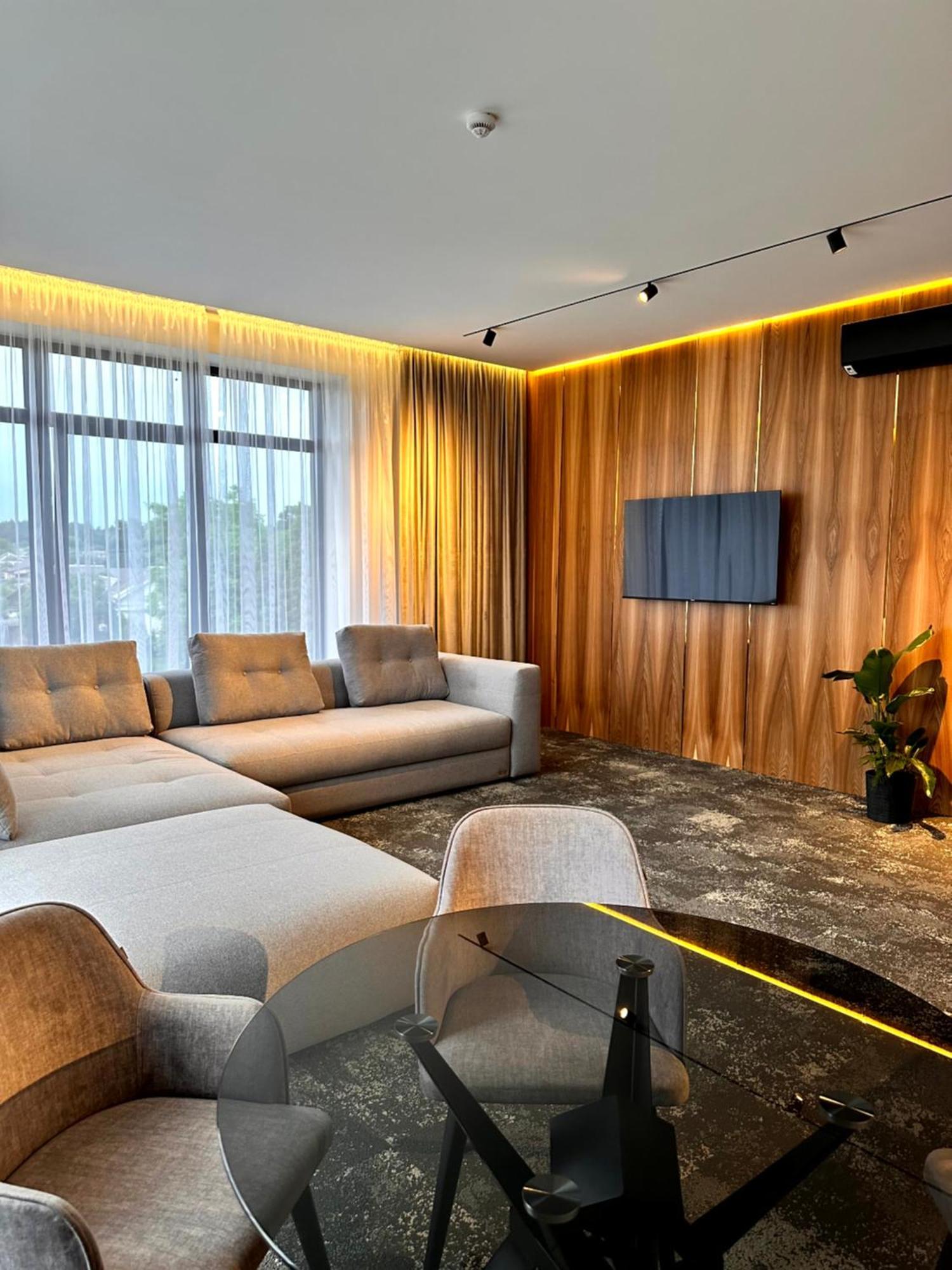 Hotel Golden Lion & Spa Tynnoye Esterno foto