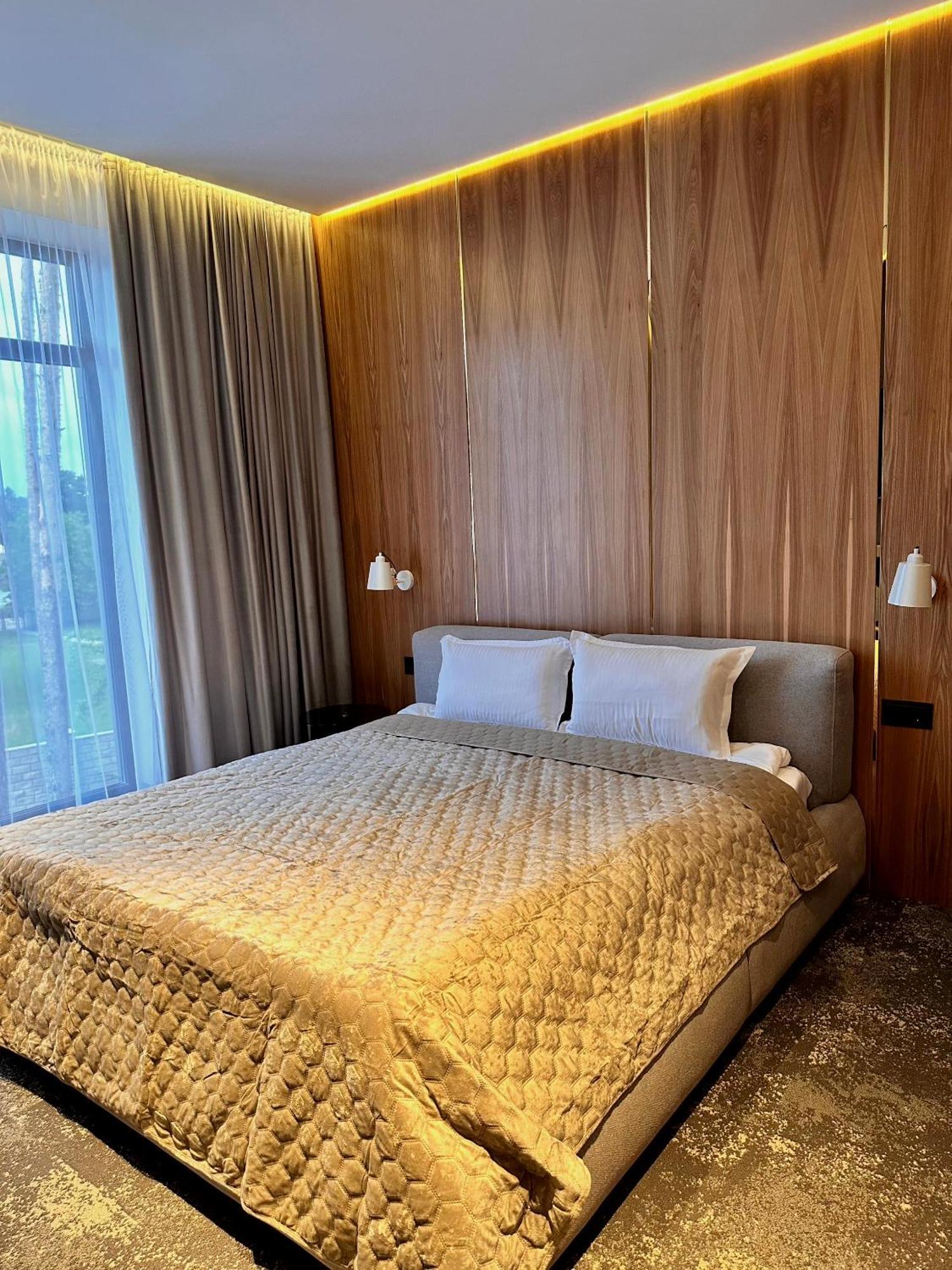 Hotel Golden Lion & Spa Tynnoye Esterno foto