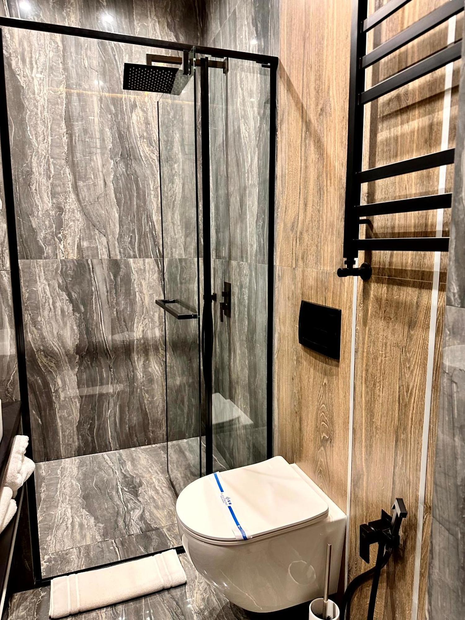 Hotel Golden Lion & Spa Tynnoye Esterno foto