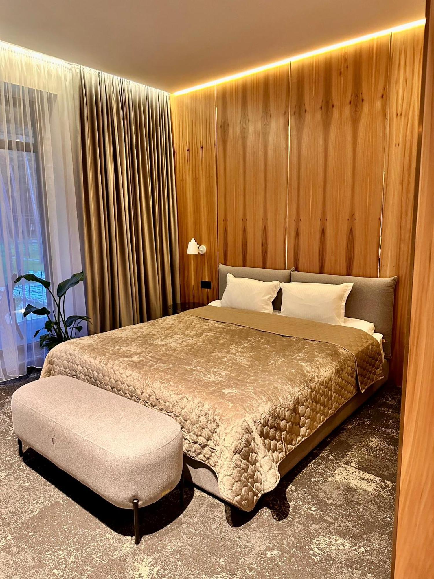 Hotel Golden Lion & Spa Tynnoye Esterno foto
