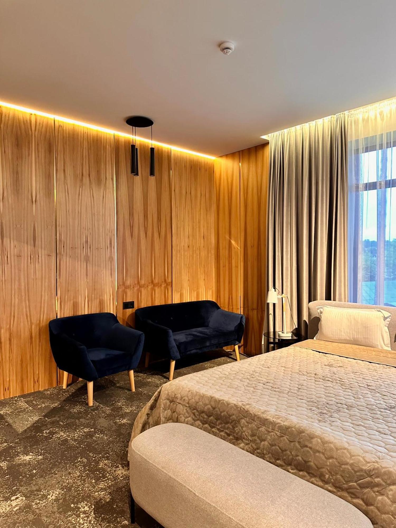 Hotel Golden Lion & Spa Tynnoye Esterno foto