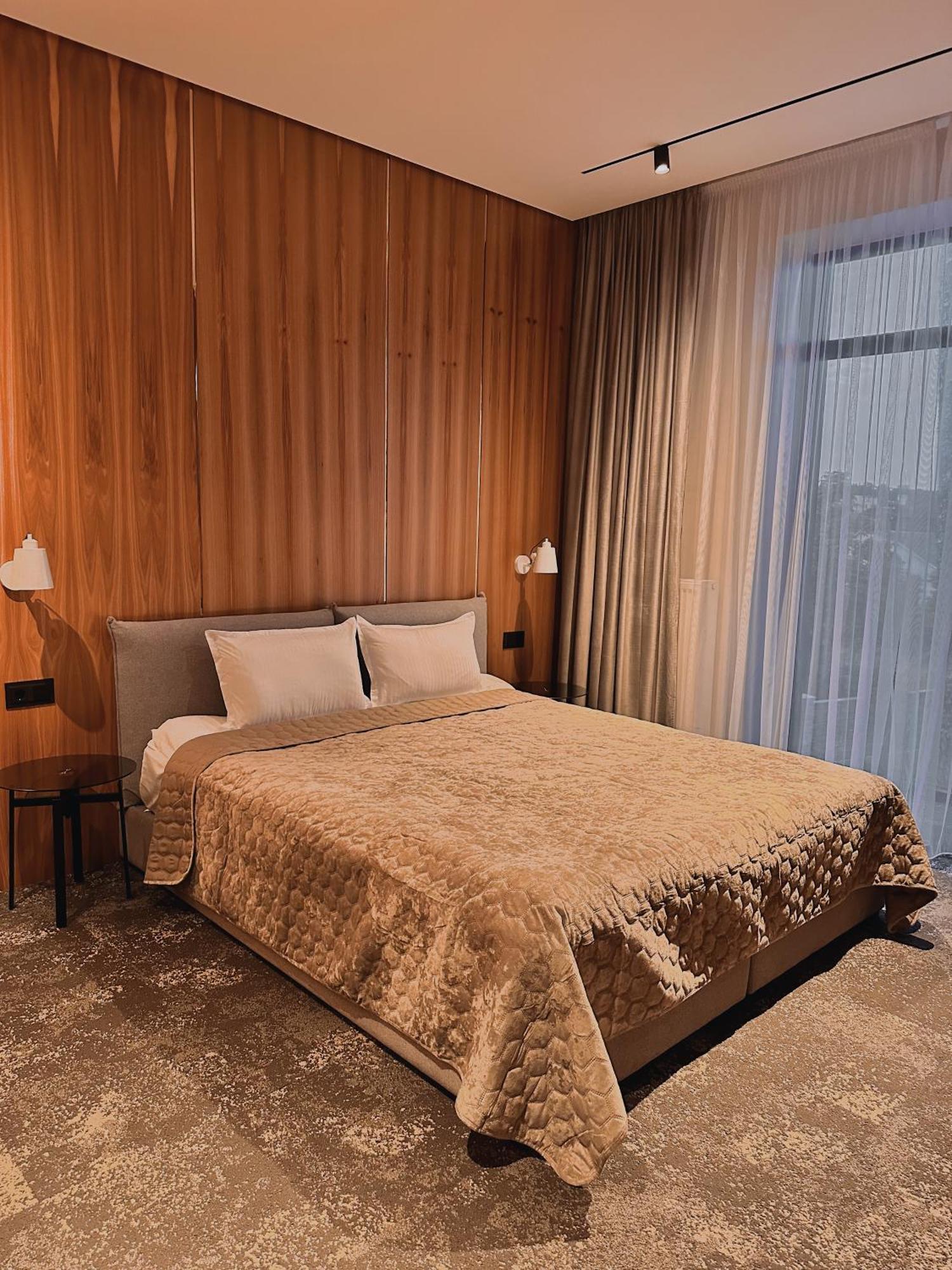 Hotel Golden Lion & Spa Tynnoye Esterno foto
