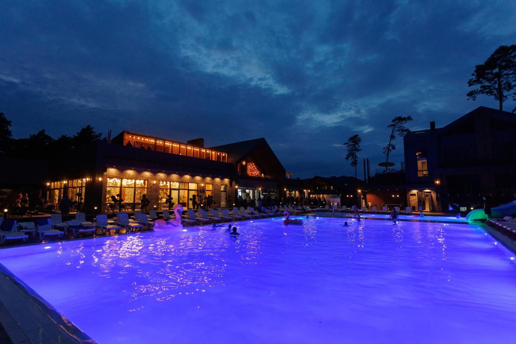 Hotel Golden Lion & Spa Tynnoye Esterno foto